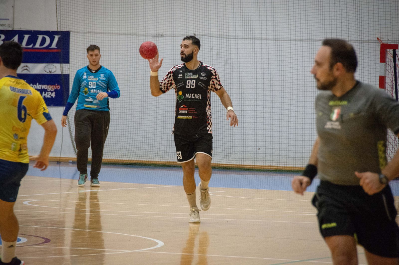 Pallamano / La Macagi Cingoli butta via la vittoria: Eppan rimonta dal -5 e pareggia (30-30)